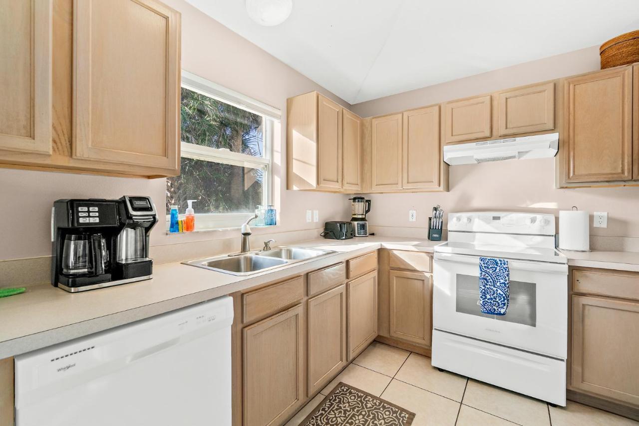 Sunset Serenity - 3Br Beach Townhome With Outdoor Patio - New Hot Tub, Steps To Ocean Fun! Melbourne Buitenkant foto