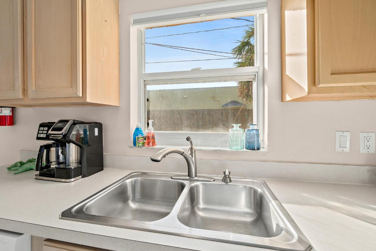 Sunset Serenity - 3Br Beach Townhome With Outdoor Patio - New Hot Tub, Steps To Ocean Fun! Melbourne Buitenkant foto